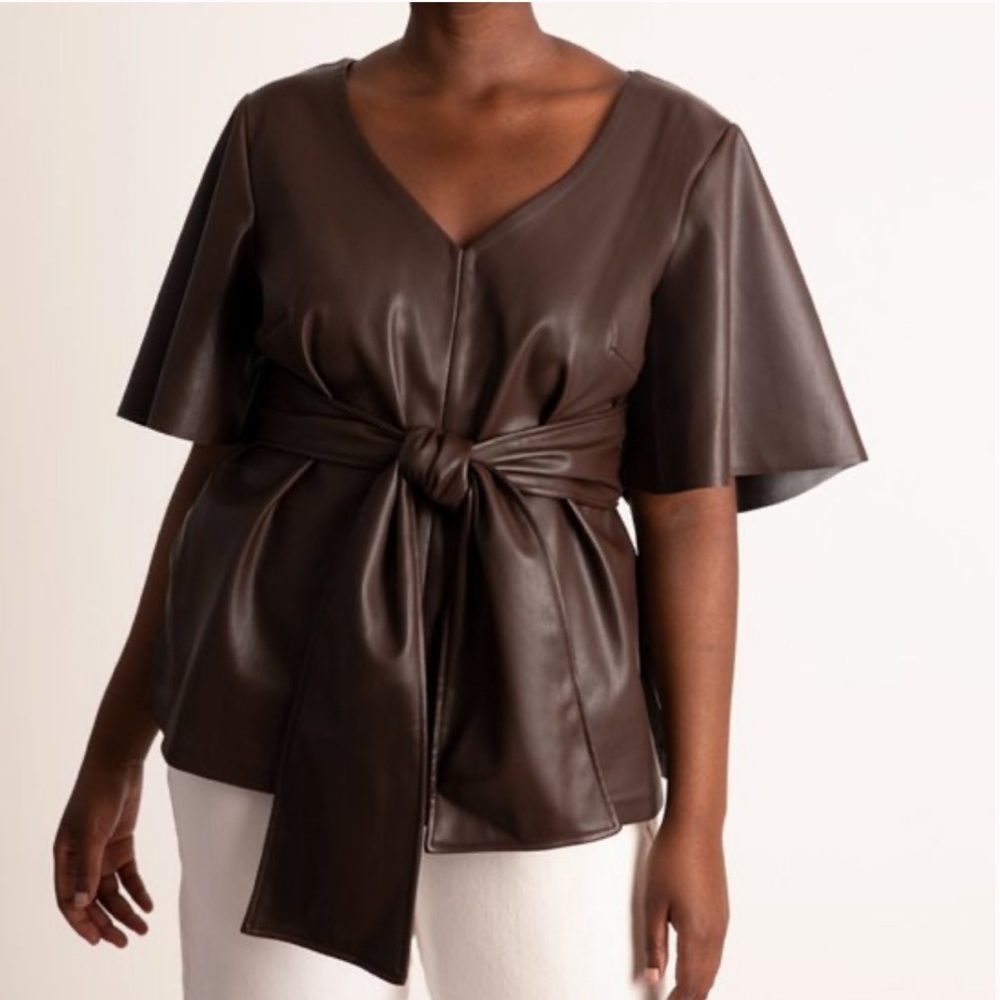 Women’s 14 faux leather top